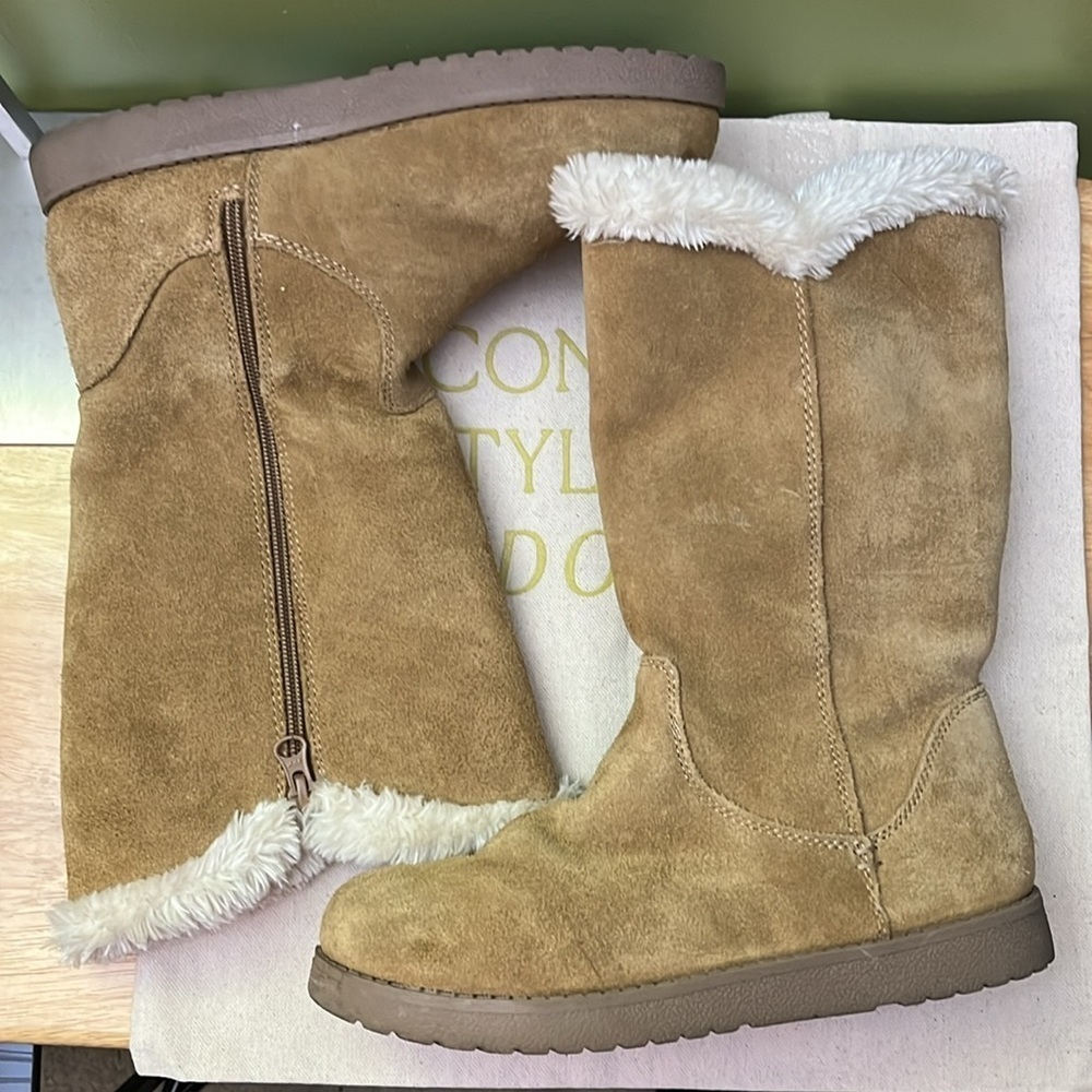 👢Genuine Suede Tan Boots With Faux Fur Lining-Size 7 , Like New 👢 - Picture 8 of 9